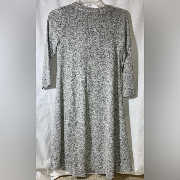 Quarter length sleeve cozy dress - Picture 2 of 6